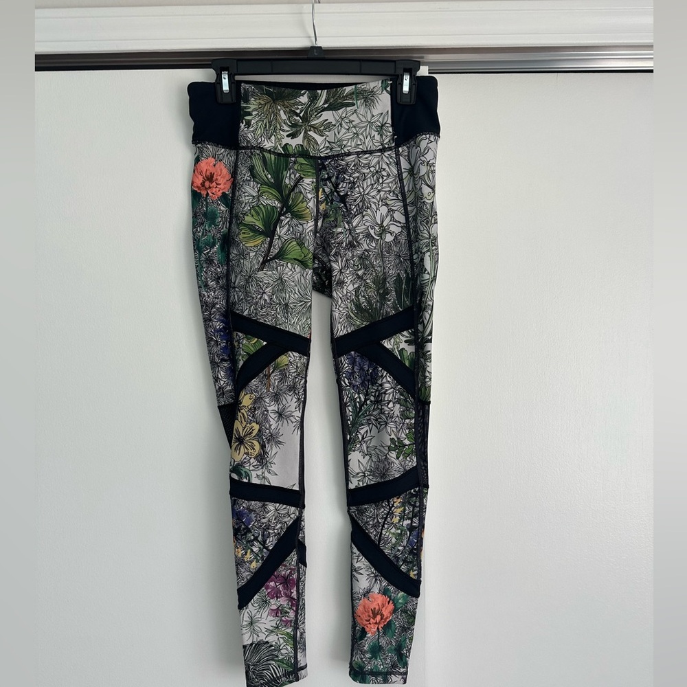 CALIA by Carrie Underwood Floral Print Leggings - Black and Multicolor